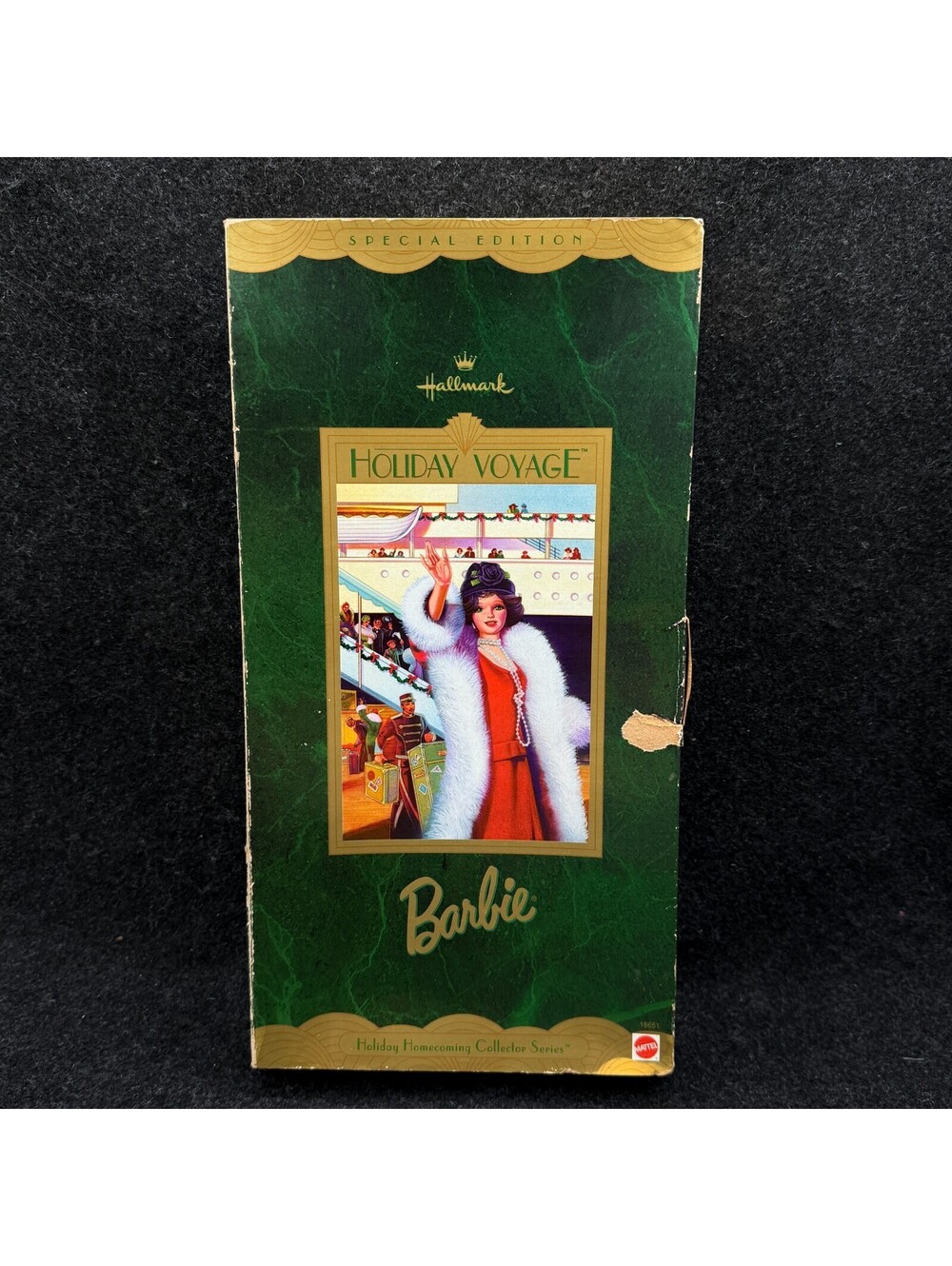NIB 1997 Mattel Hallmark Holiday Voyage Barbie 18651 Holiday Homecoming